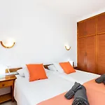 Angeles Apartman *